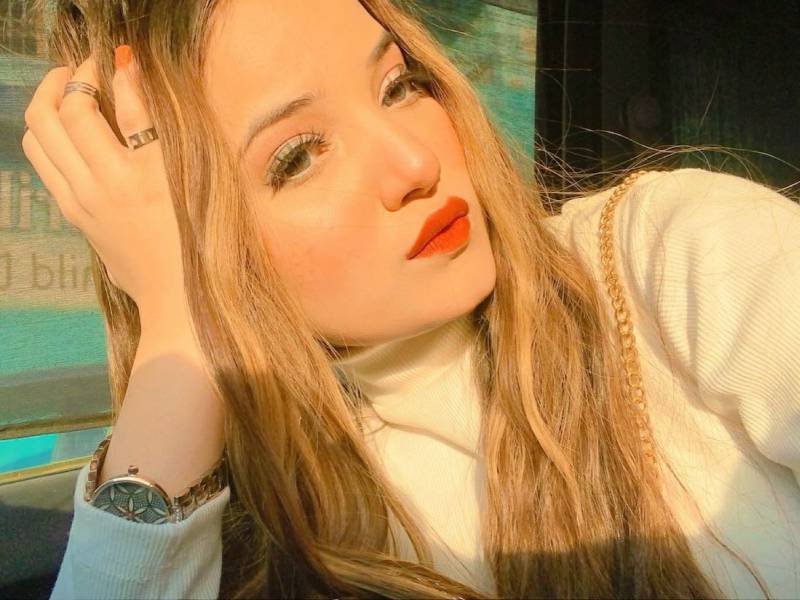 Rabeeca Khan’s fan melts hearts with AI trend video