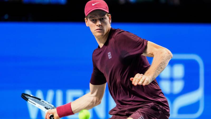 Sinner sweeps into eighth final of season in Vienna