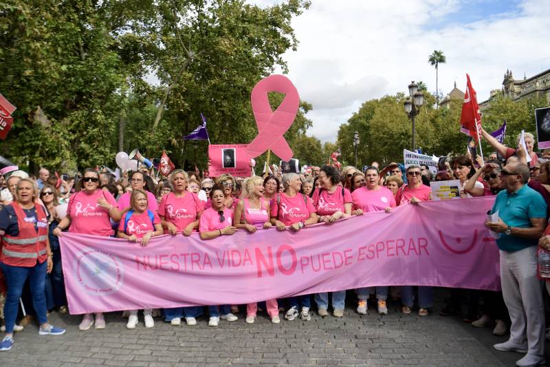 Thousands protest breast cancer screening scandal in Spain