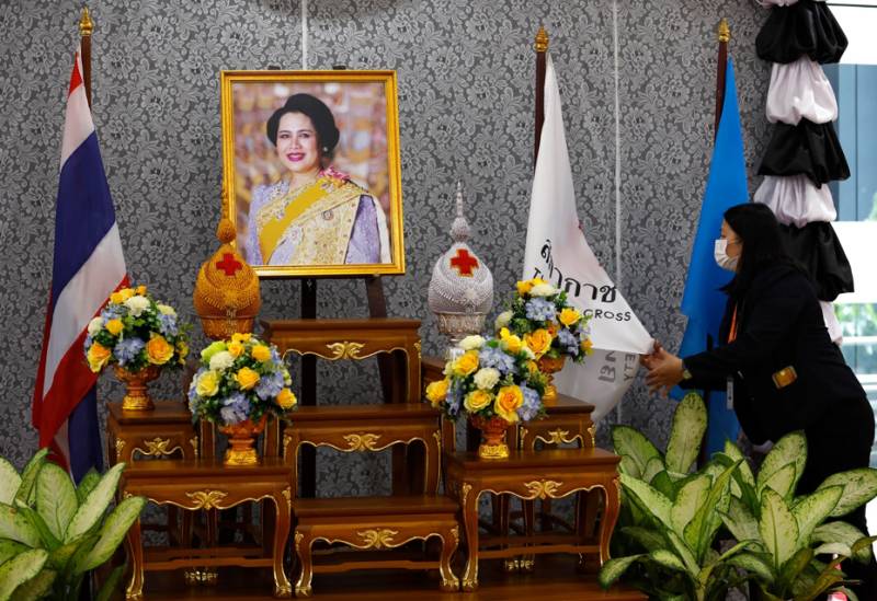 Year-long funeral starts for Thailand's former queen Sirikit
