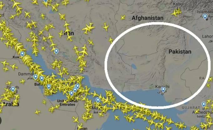 Pakistan shuts airspace amid Indian drills near border 