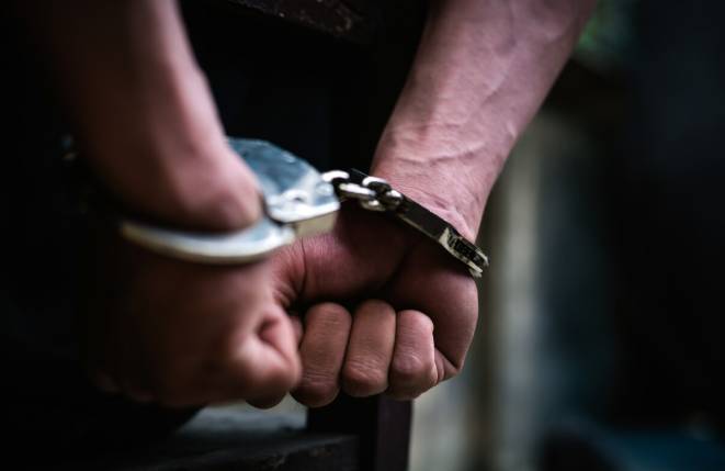 Police officer arrested for robbing citizen in Lahore 