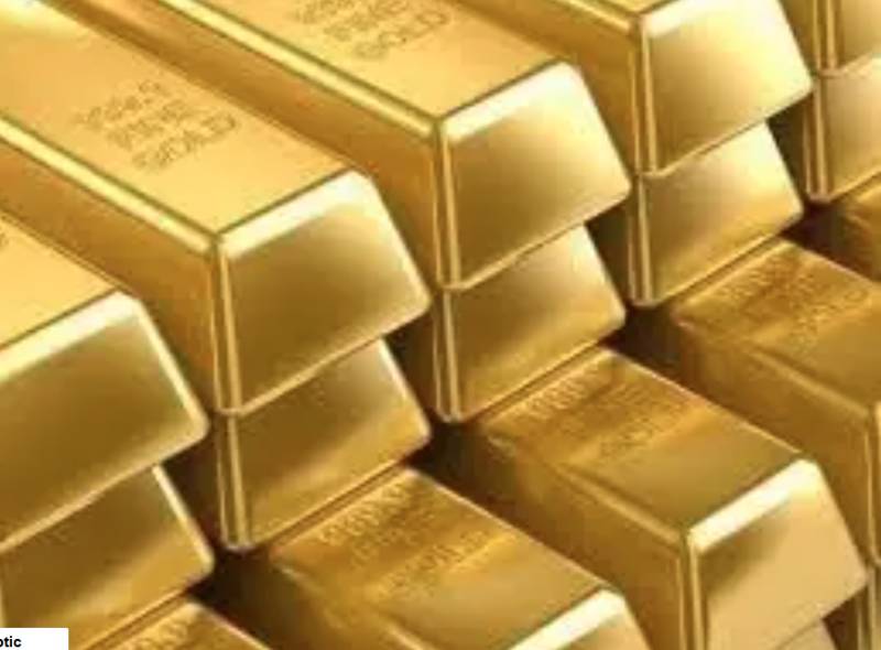 Gold price plunges by Rs14,000 per tola in Pakistan
