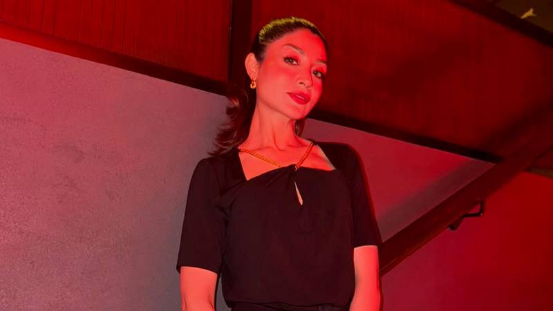 Zoya Nasir stuns in black 