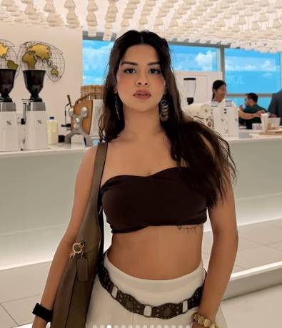 Avneet Kaur sets social media ablaze with stunning new look