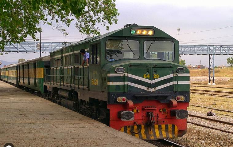 Four rockets fired at Jaffar Express in Balochistan, no loss reported: police 