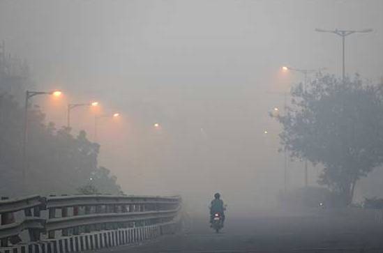 Lahore’s air quality worst in world as AQI touches 435 mark 