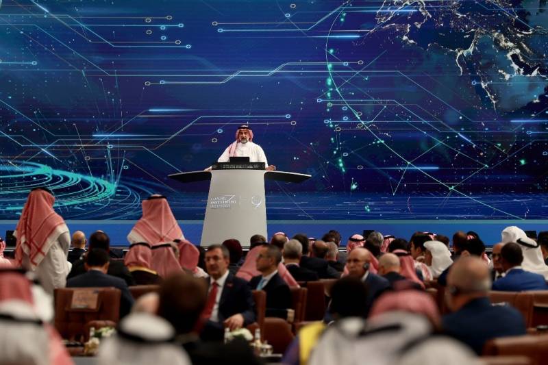 Saudi hosts world's business elite with eyes on gigaprojects, AI