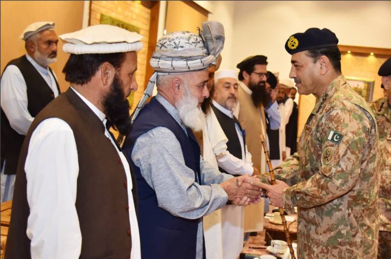 COAS lauds unconditional support of tribal people in standoff against Taliban 