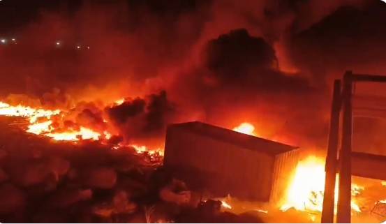 Disabled person dies as blazes gut huts, textile mill, godown in Karachi 
