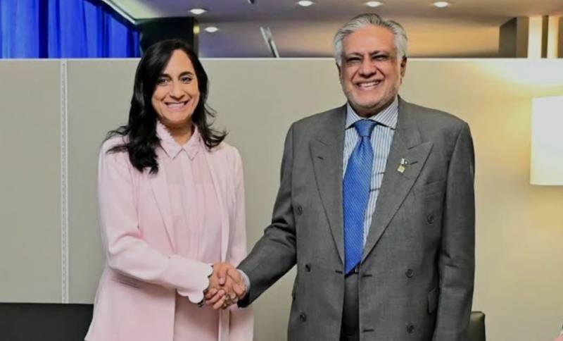 Pakistan, Canada FMs take up trade, investment cooperation