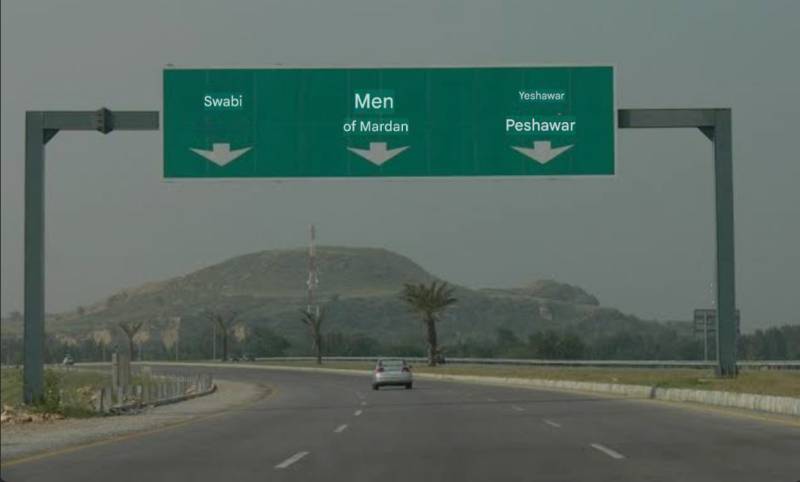 Motorway M-1 closed for traffic due to dense fog