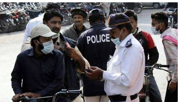 Karachiites to pay Rs20,000 fine for driving without licence, warns DIG