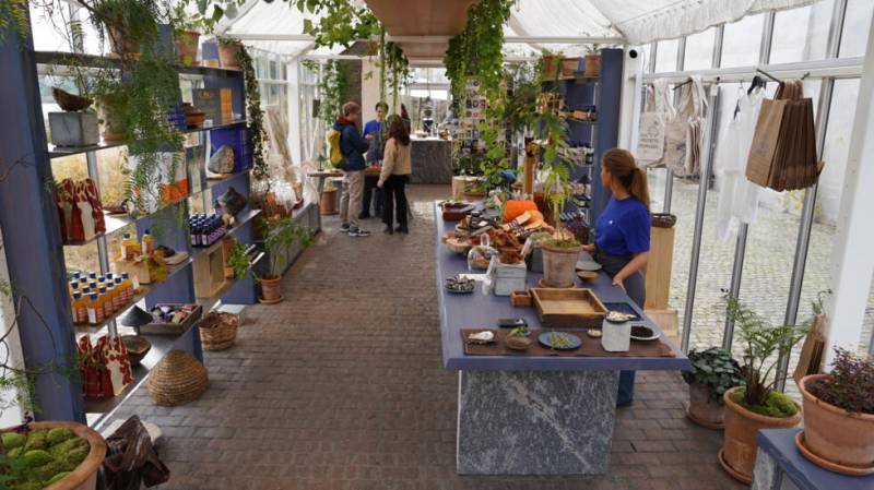 Denmark's fabled restaurant noma sells products to amateur cooks