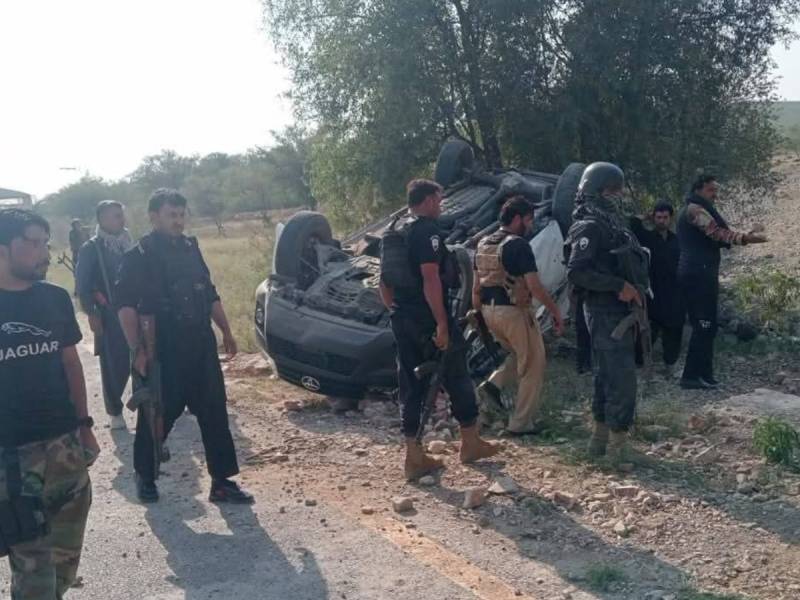 Police convoy attacked in Hangu, three including SHO injured