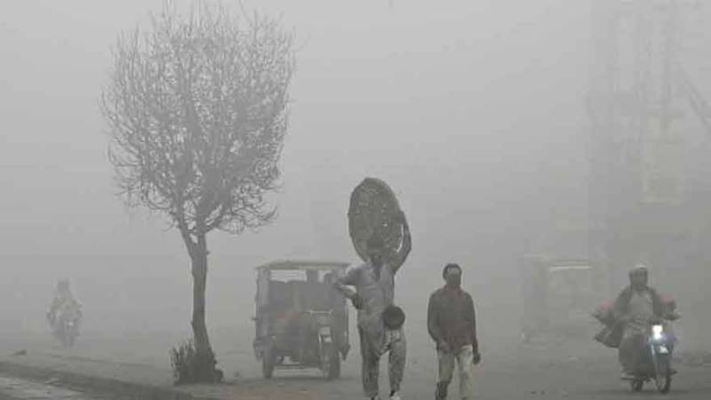 Lahore, Multan choke on smog as air quality plummets to hazardous levels