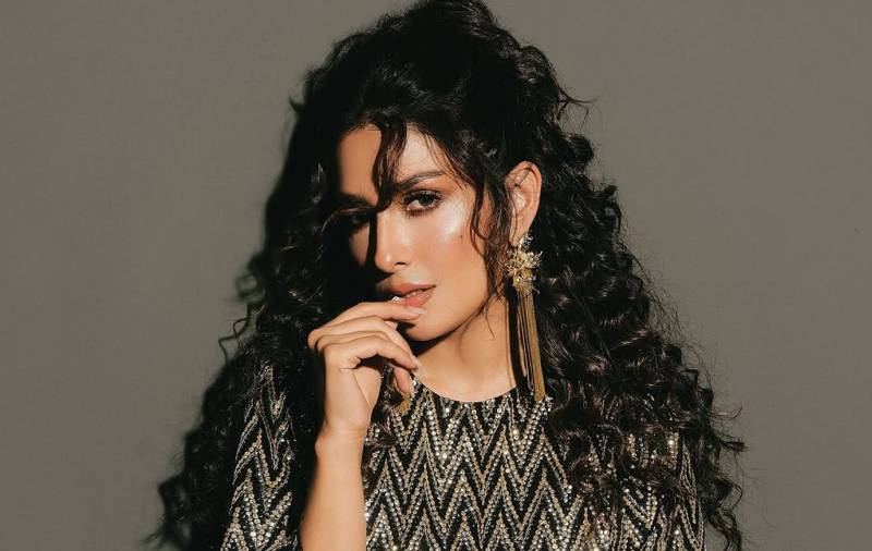 Ayeza Khan showers love on New York and New Jersey fans in heartfelt posts