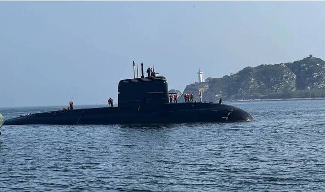 Pakistan eyes 2026 launch for first attack submarine in $5b deal with China