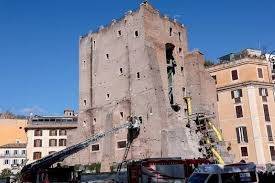 Medieval tower partially collapses in Rome, trapping worker