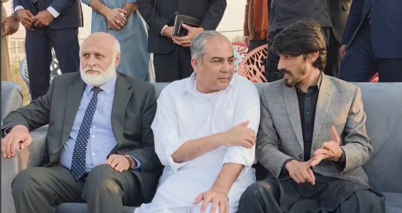 Naqvi visits Quaid-e-Azam University, attends Pashtun students cultural event 