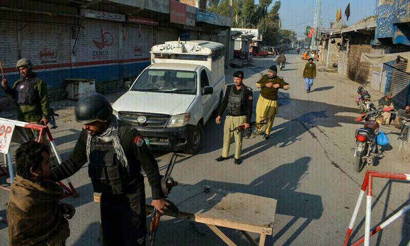 Five cops injured as DPO vehicle targeted in Bannu