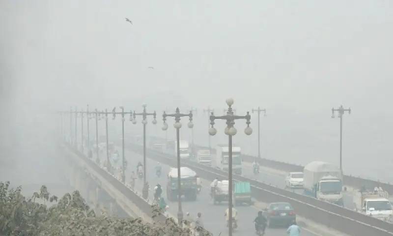 Smog from across the border worsens air quality in Pakistan