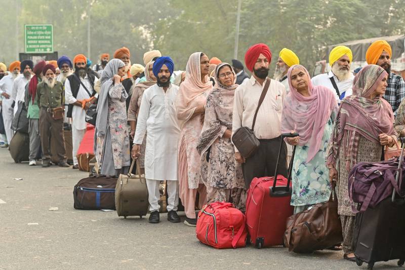 Pakistan opens Wagah border to welcome Sikh pilgrims