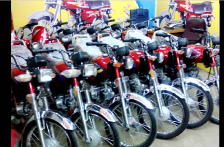 Six Honda 125 bikes snatched at gunpoint in Lakki Marwat