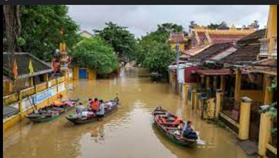 Vietnam flood death toll hits 40 as Typhoon Kalmaegi looms