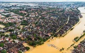 Typhoon flooding kills over 40, strands thousands in central Philippines