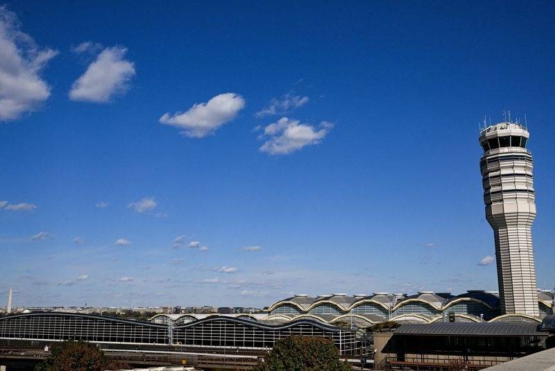 Flights briefly halted at US capital airport over 'security' issue