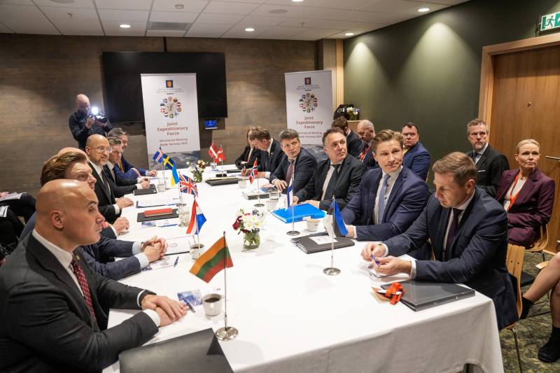 Ukraine gets partnership status in Europe military group