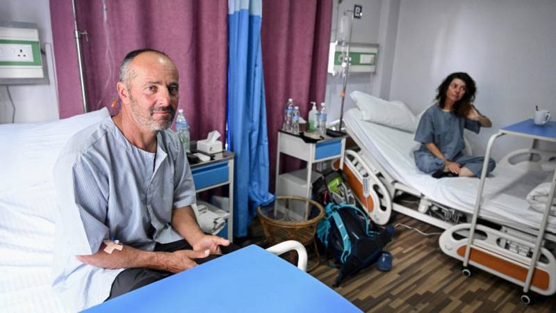 Nepal searches for avalanche victims
