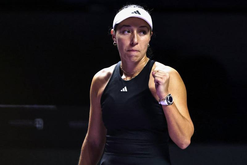 Pegula sweeps past Paolini to reach WTA Finals last four