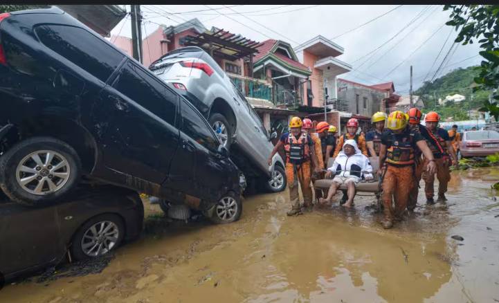 Philippine death toll tops 140 as typhoon heads towards Vietnam