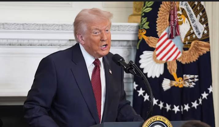 Trump blasts Democrats as govt shutdown becomes longest ever