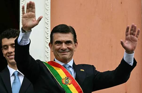 Bolivia's new president takes over, inherits economic mess