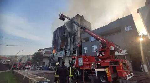 Fire kills six at Turkish perfume warehouse