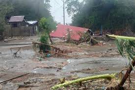 Super Typhoon Fung-wong makes landfall in Philippines