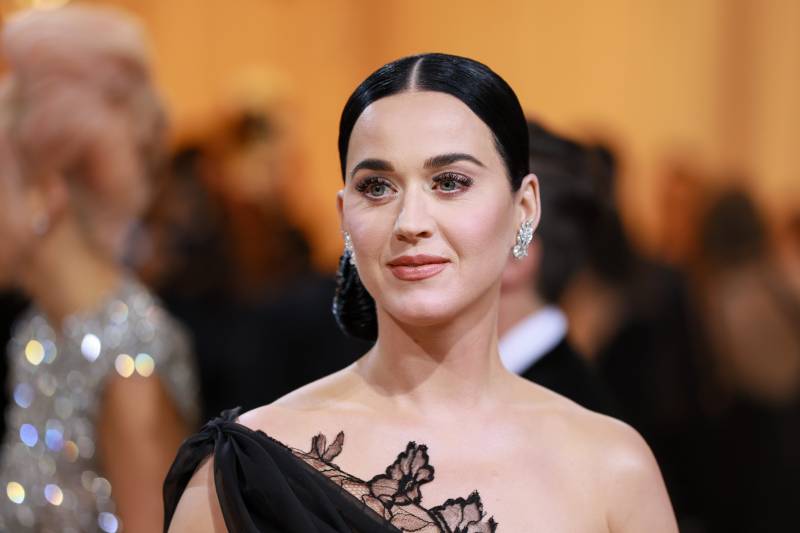 Katy Perry shrugs off Orlando Bloom’s viral photo as she dazzles on stage in Barcelona for Lifetimes Tour