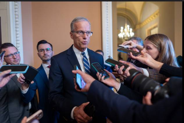 US senators reach deal to end record govt shutdown