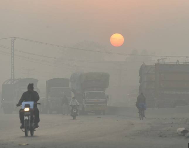 Lahore emerges as second most affected city by smog in world