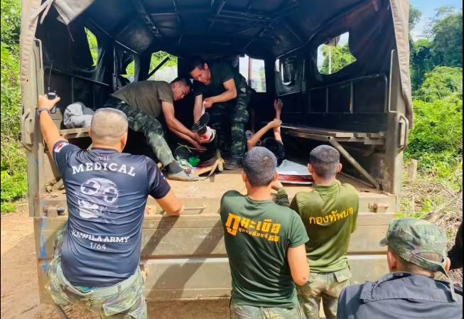 Thailand suspends Cambodia deal after landmine injures troops