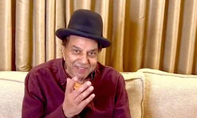  Hema Malini and Esha Deol refute rumours about Dharmendra's death