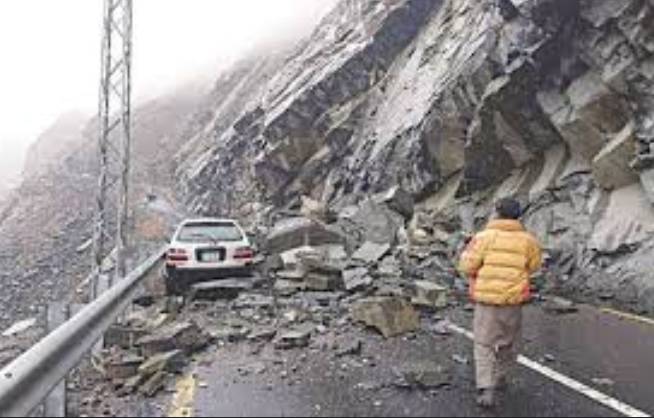 Several passenger vehicles buried in Chilas landslide