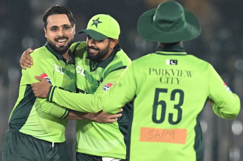 Pakistan edge Sri Lanka by six runs to take 1–0 lead in ODI series