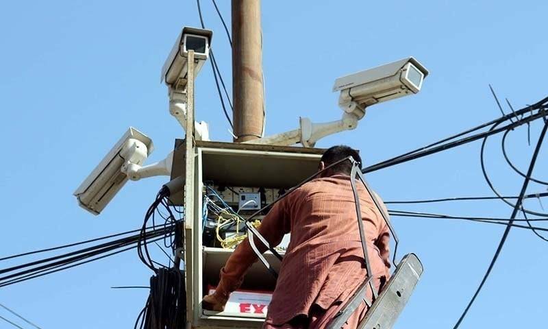 E-challan cameras go offline in Karachi as thieves steal Safe City box 
