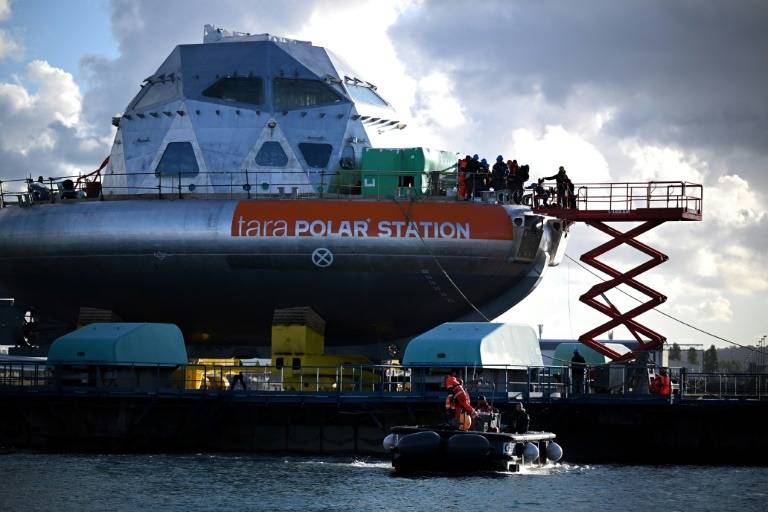 Floating polar station won't survey Russia's Arctic waters: director