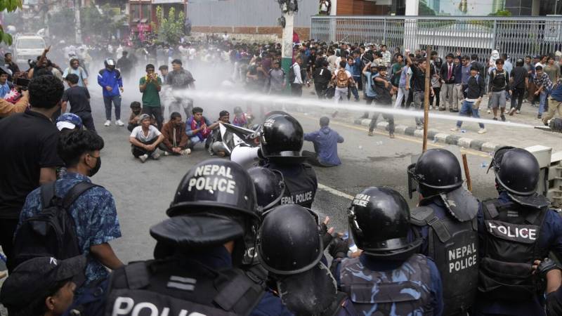 Nepal protest probe bans ex-police chief from travel