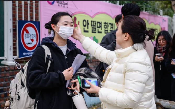 South Korea halts flights for college entry exam